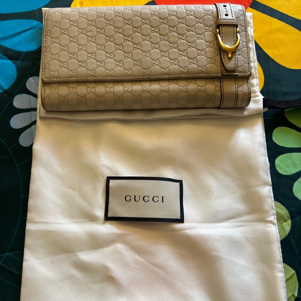 EUC 💯% Gucci Guccissima Horsebit Wallet W/GUCCI DUSTBAG